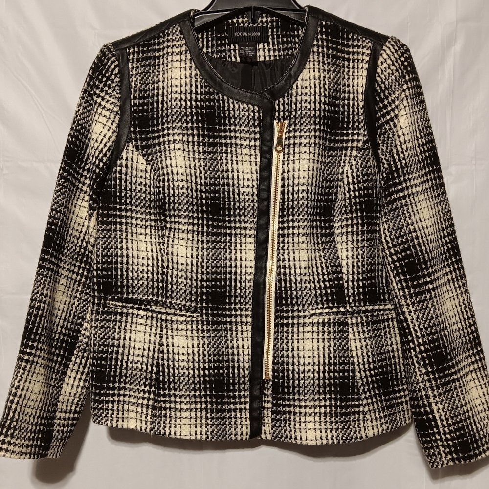 Focus 2000 EUC Women's Blazer, Sz 10, Offset Gold Zipper, Black & Winter White